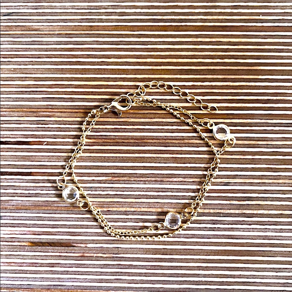 Dainty Bracelet with clear crystals ✨